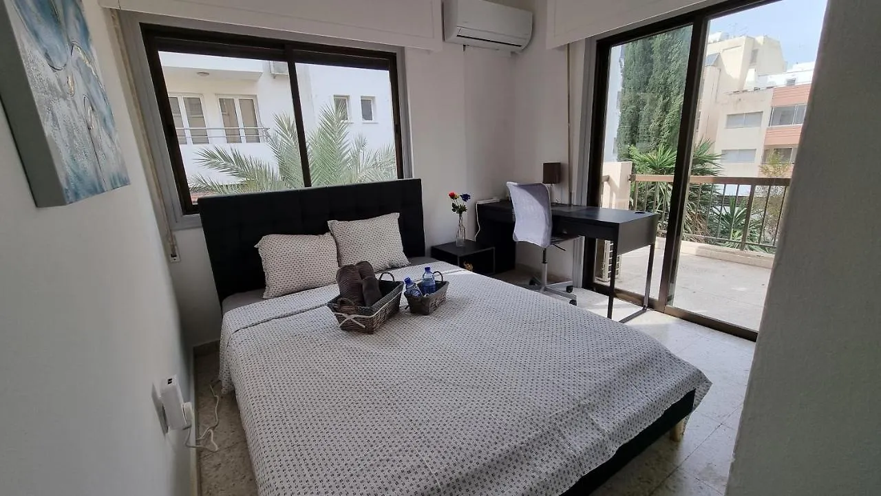 Cozy Beach Apt / 100 Mbit+ Netflix / Near Airport Larnaca 0*,